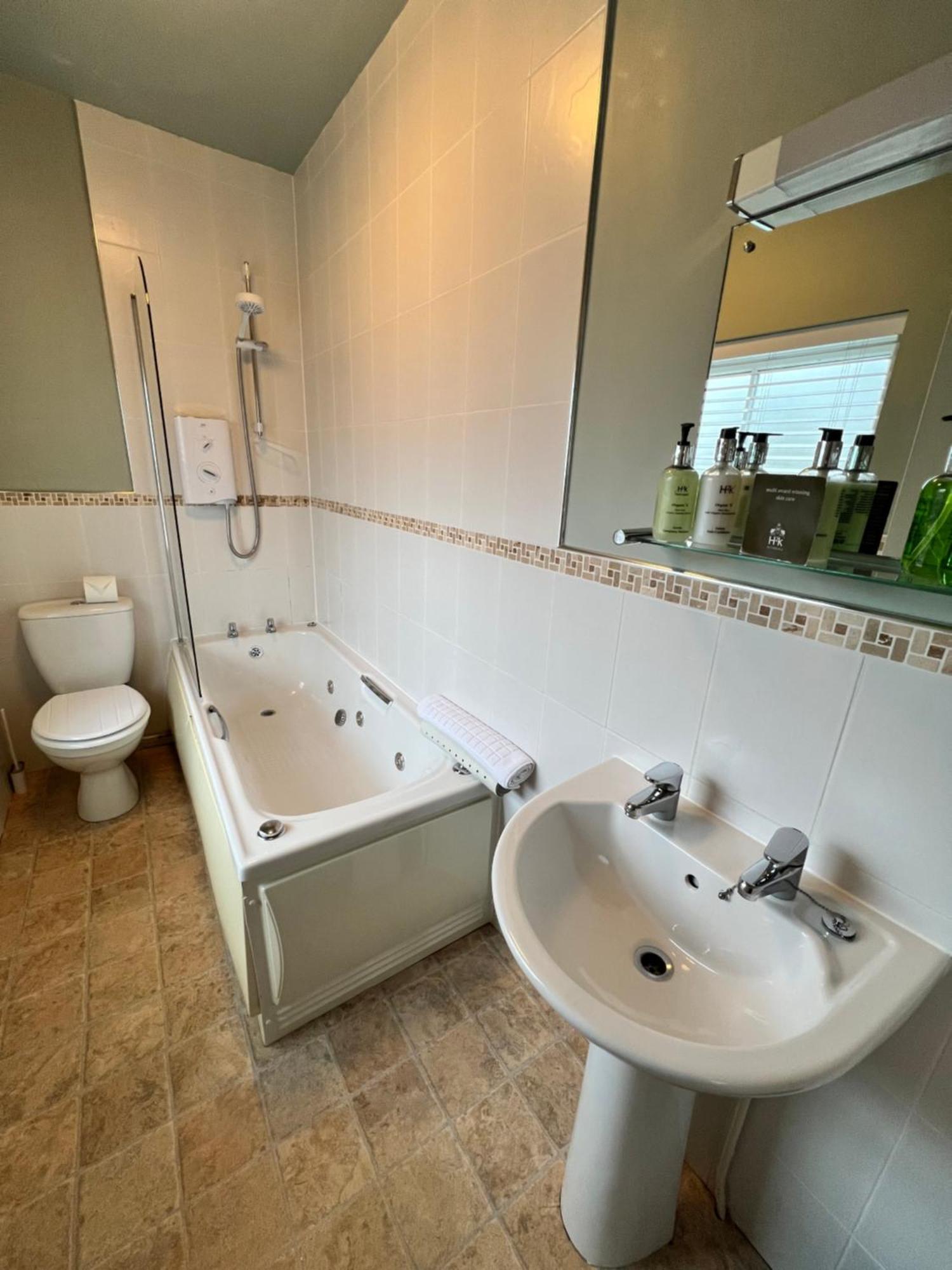Devonshire Arms Inn 2*